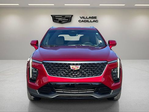 Used 2024 Cadillac XT4 Premium Luxury w/ Technology Package FWD image 8