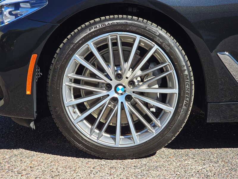 Used 2019 BMW 540i w/ Convenience Package RWD image 37