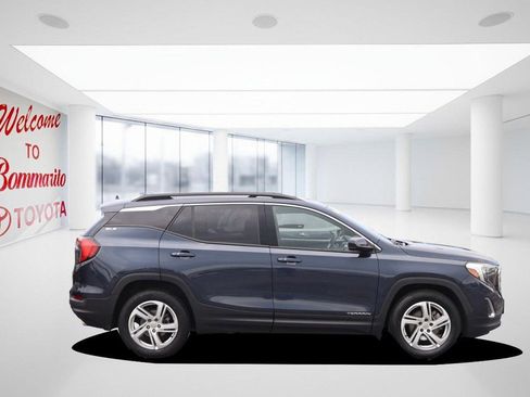 Used 2018 GMC Terrain SLE w/ Driver Convenience Package FWD image 5