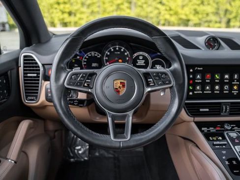 Used 2022 Porsche Cayenne Platinum Edition AWD/4WD image 30