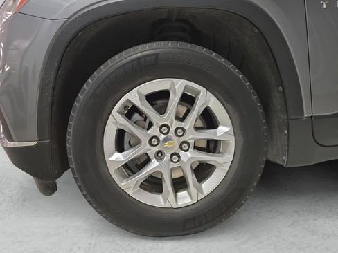 Used 2020 Chevrolet Traverse LT image 23