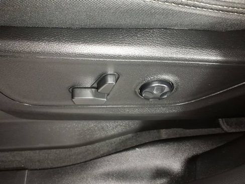 Used 2021 RAM 1500 Big Horn AWD/4WD image 14
