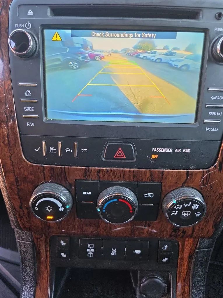 Used 2014 Chevrolet Traverse LT FWD image 19