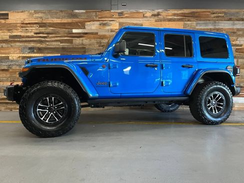 Used 2025 Jeep Wrangler Unlimited Rubicon AWD/4WD image 14