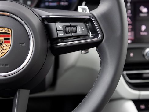 New 2025 Porsche Macan image 16