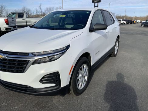 Used 2024 Chevrolet Equinox LS w/ LS Convenience Package image 13