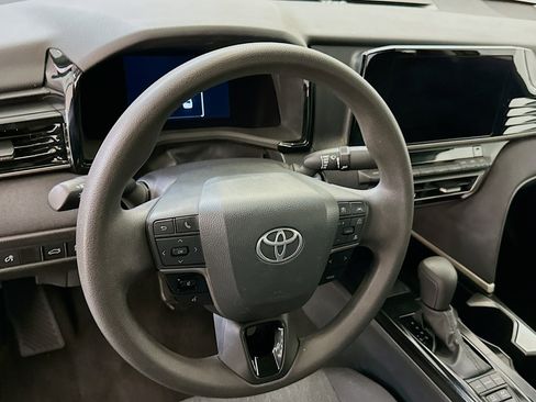 Used 2025 Toyota Camry LE image 18