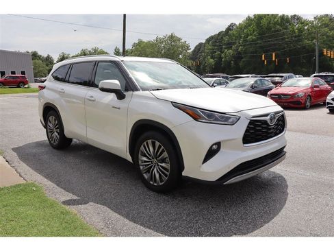Used 2021 Toyota Highlander Platinum FWD image 10
