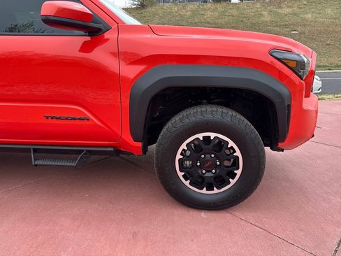 Used 2024 Toyota Tacoma TRD Off-Road image 28