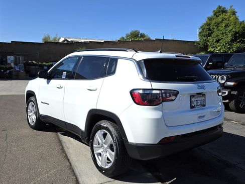 Certified 2022 Jeep Compass Latitude image 3