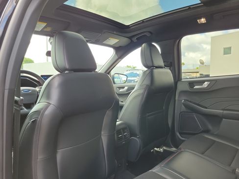 Used 2024 Ford Escape ST-Line w/ Tech Pack #1 FWD image 15