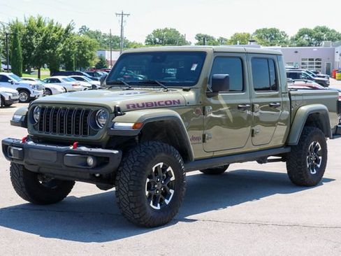 Used 2025 Jeep Gladiator Rubicon AWD/4WD image 6