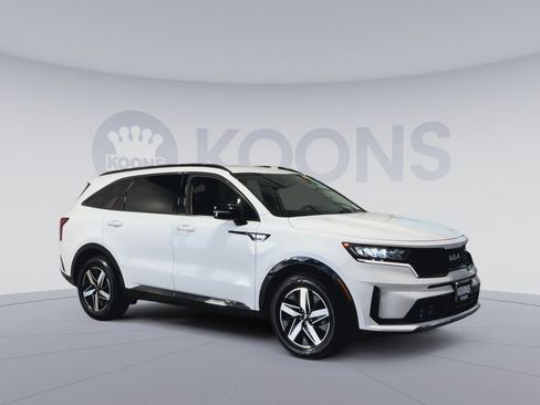 Used 2022 Kia Sorento S FWD image 2