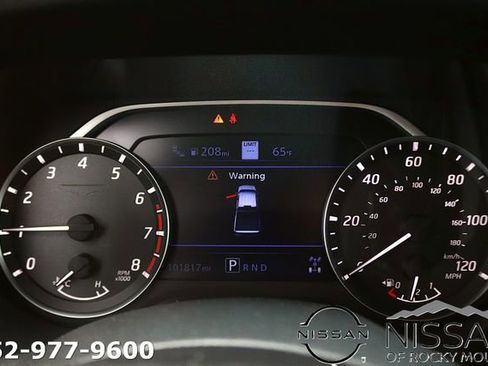 Used 2021 Nissan Titan SL w/ Moonroof Package AWD/4WD image 19