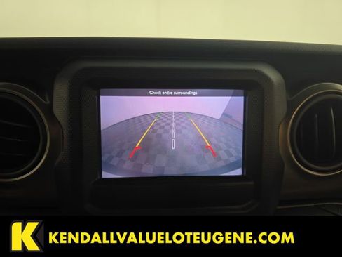 Used 2018 Jeep Wrangler Sport AWD/4WD image 15