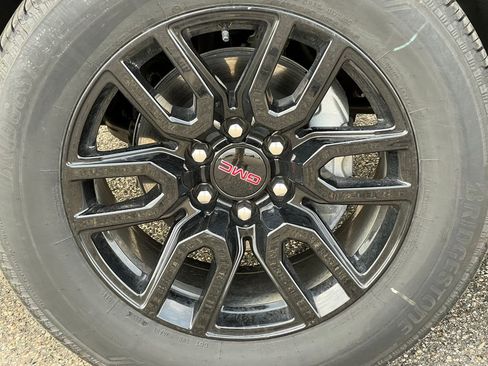 New 2025 GMC Sierra 1500 Elevation image 6