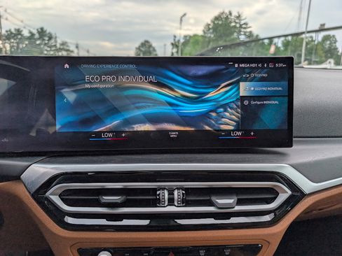 Used 2024 BMW 330i xDrive Sedan w/ M Sport Package AWD/4WD image 33