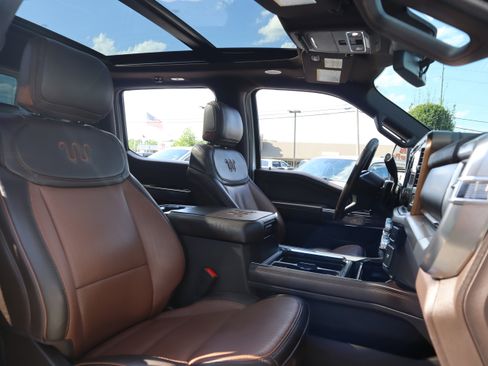 Used 2024 Ford F350 King Ranch w/ Chrome Package AWD/4WD image 39