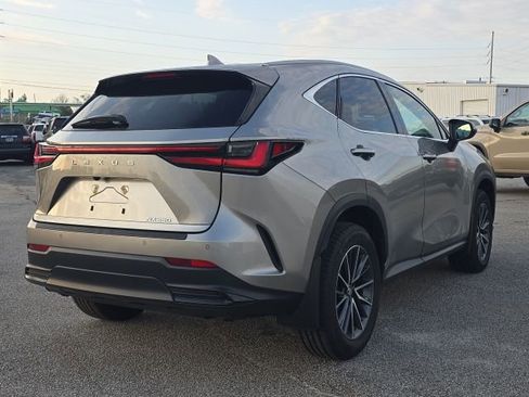 Used 2025 Lexus NX 250 FWD w/ Accessory Package (2T) image 5