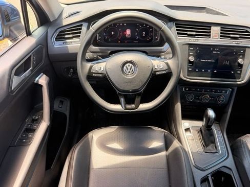 Used 2020 Volkswagen Tiguan SEL FWD image 14