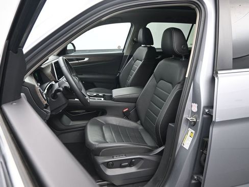 Used 2025 Volkswagen Atlas SEL AWD/4WD image 19