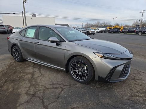 New 2026 Toyota Camry SE image 7