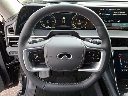 Certified 2025 INFINITI QX80 Sensory AWD/4WD image 21