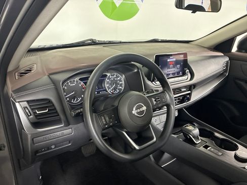 Used 2023 Nissan Rogue S AWD/4WD image 13