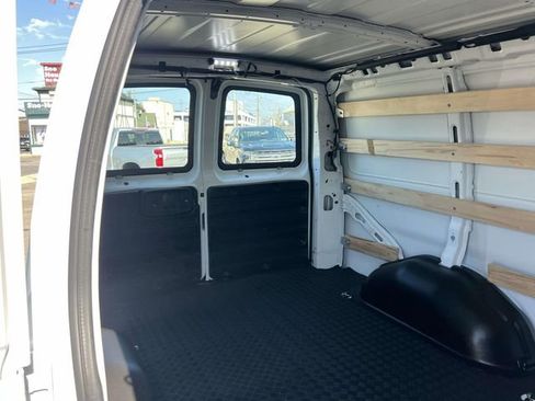 Certified 2024 GMC Savana 2500 Work Van w/ Driver Convenience Package image 13