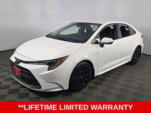 Used 2023 Toyota Corolla LE FWD image 3