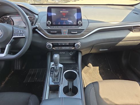 Used 2023 Nissan Altima 2.5 SV FWD image 22
