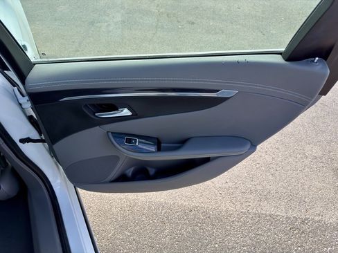 Used 2018 Chevrolet Impala LT image 29