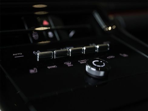 Certified 2025 Porsche Panamera 4 image 27