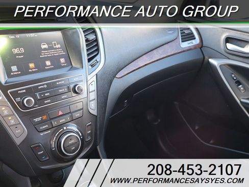 Used 2017 Hyundai Santa Fe Limited image 23