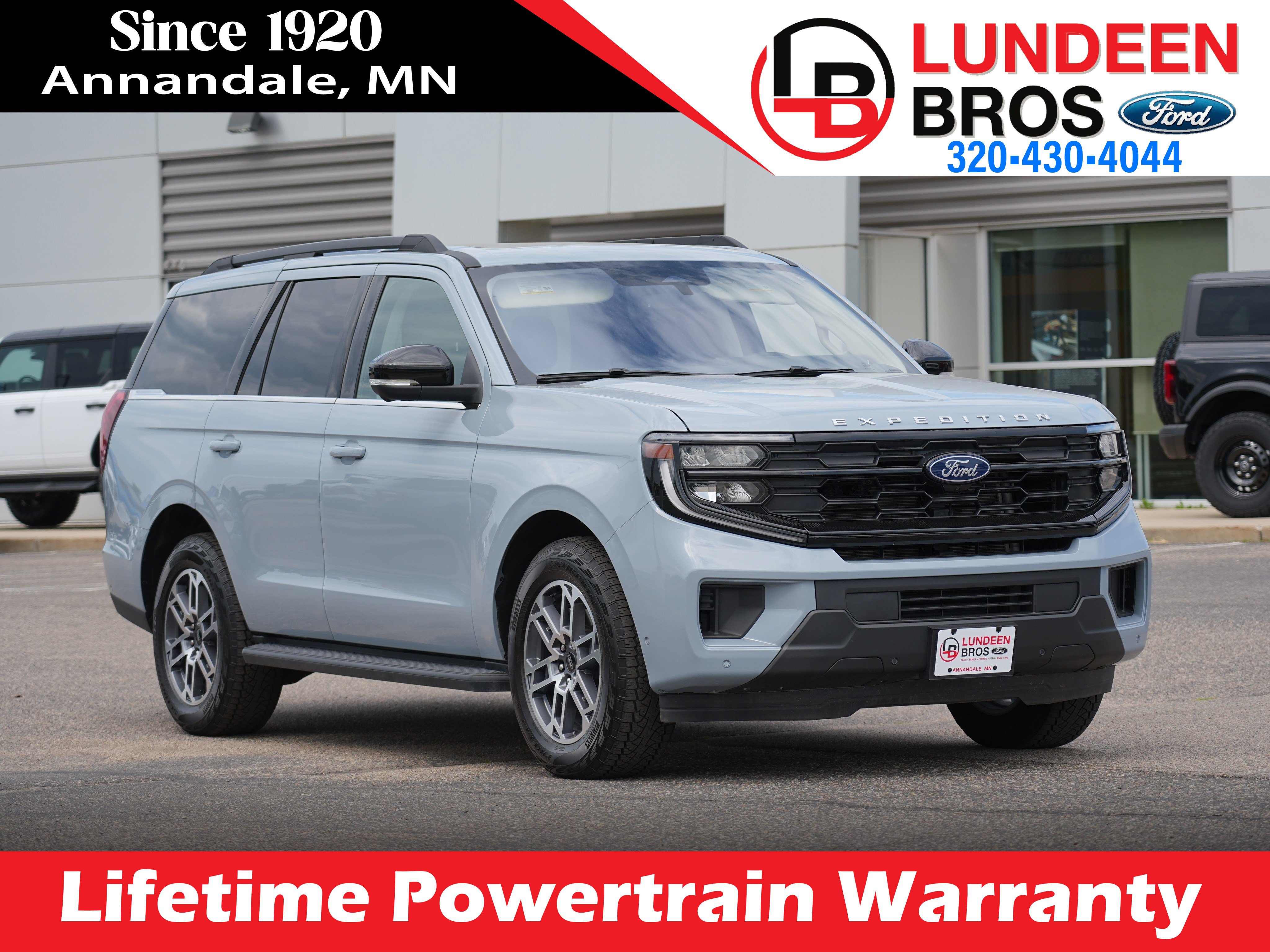 Used 2025 Ford Expedition Active AWD/4WD image 1
