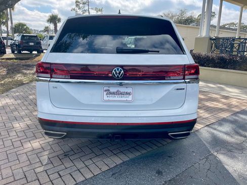 Used 2025 Volkswagen Atlas SE image 4