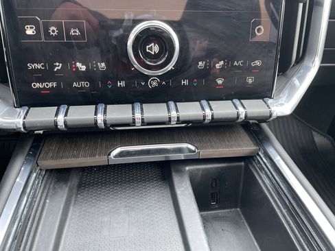 Certified 2025 GMC Acadia Denali w/ Super Cruise Package image 42