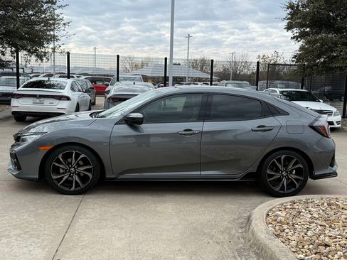 Used 2018 Honda Civic Sport Touring image 2