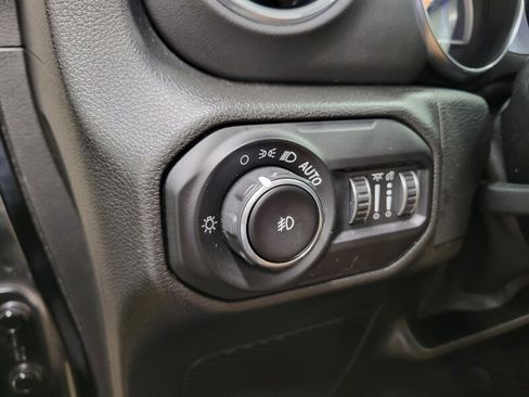 Used 2021 Jeep Wrangler Unlimited Sahara AWD/4WD image 50
