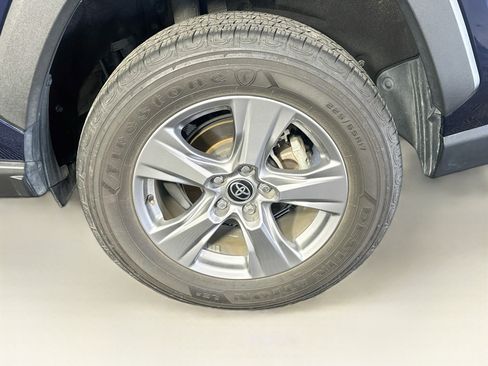 Used 2025 Toyota RAV4 XLE FWD image 11