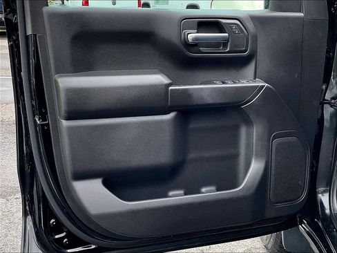 Used 2023 Chevrolet Silverado 1500 Custom AWD/4WD image 9