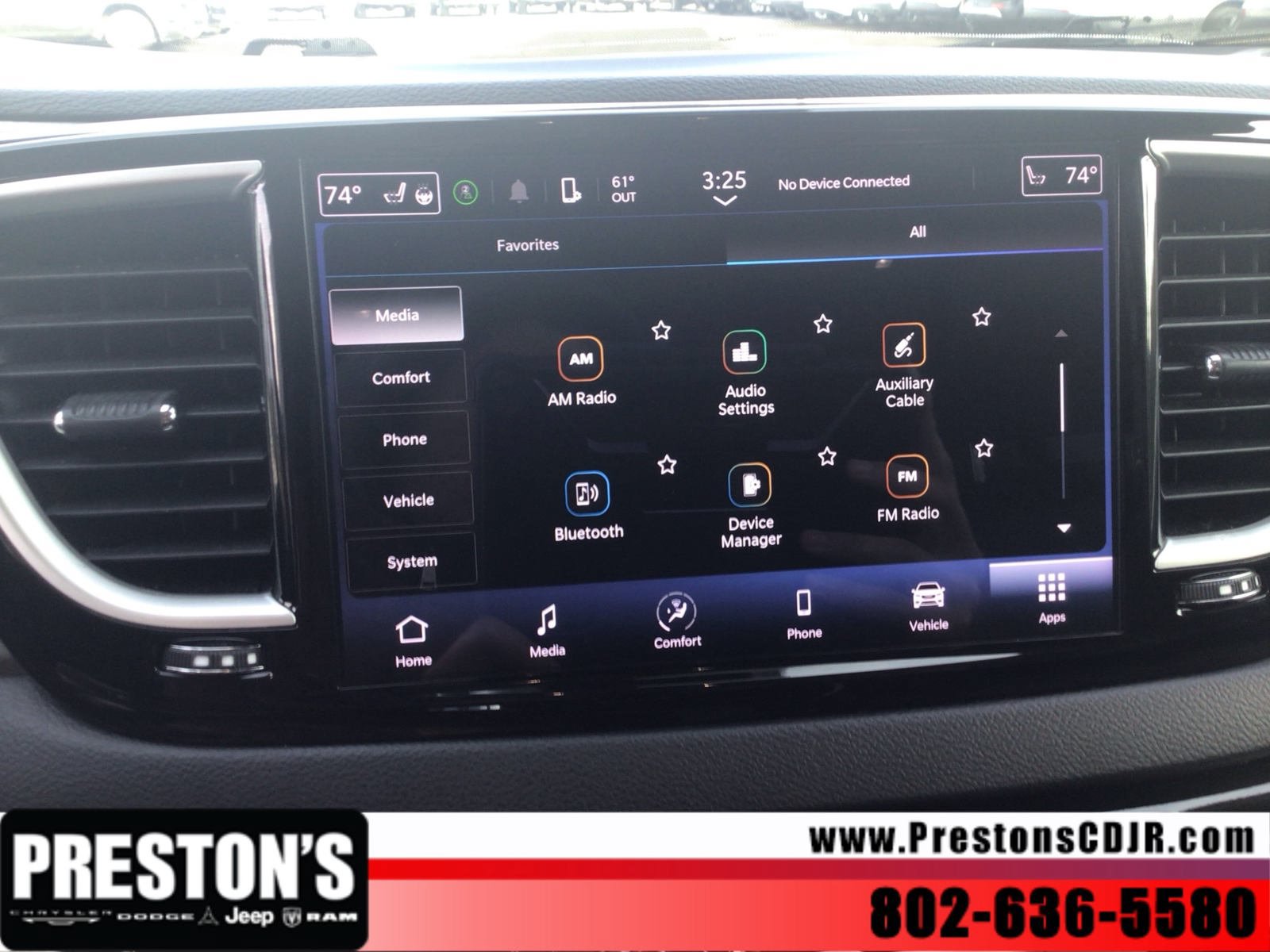 Used 2024 Chrysler Pacifica Touring-L FWD image 16