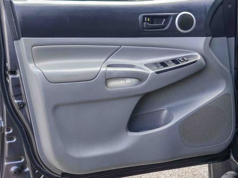 Used 2013 Toyota Tacoma PreRunner w/ TRD Sport Pkg image 21