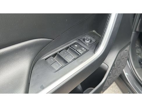 Used 2025 Toyota RAV4 XLE AWD/4WD image 15