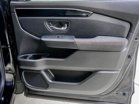 Certified 2025 Honda Pilot Sport image 29