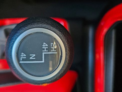 Used 2020 Jeep Wrangler Unlimited Sahara w/ Uconnect 4C Nav & Sound Group image 20