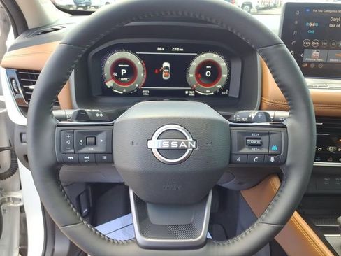 Used 2025 Nissan Rogue Platinum w/ Platinum Premium Package AWD/4WD image 28