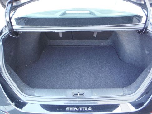 Used 2022 Nissan Sentra SR w/ SR Premium Package FWD image 36