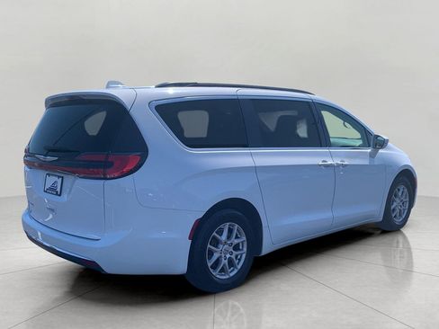 Used 2022 Chrysler Pacifica Touring-L FWD image 7