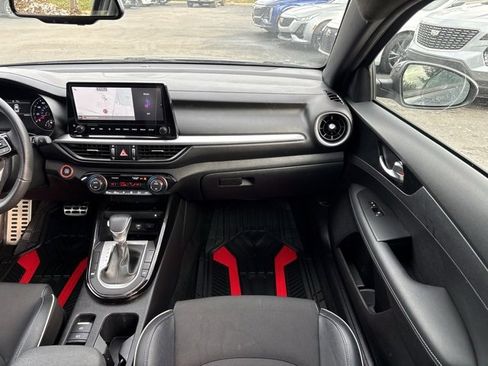 Used 2022 Kia Forte GT-Line w/ GT-Line Premium Package image 21